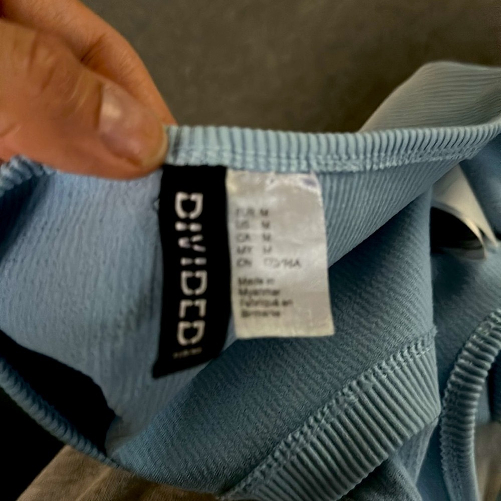 H&M Cropped Ribbed Halter Tank Top - Picture 4 of 4